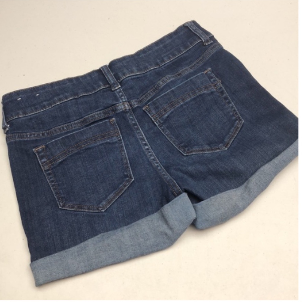 LIKE NEW BRODY FACTORY MID-RISE JEAN SHORTS 2/26x4 ⭐️